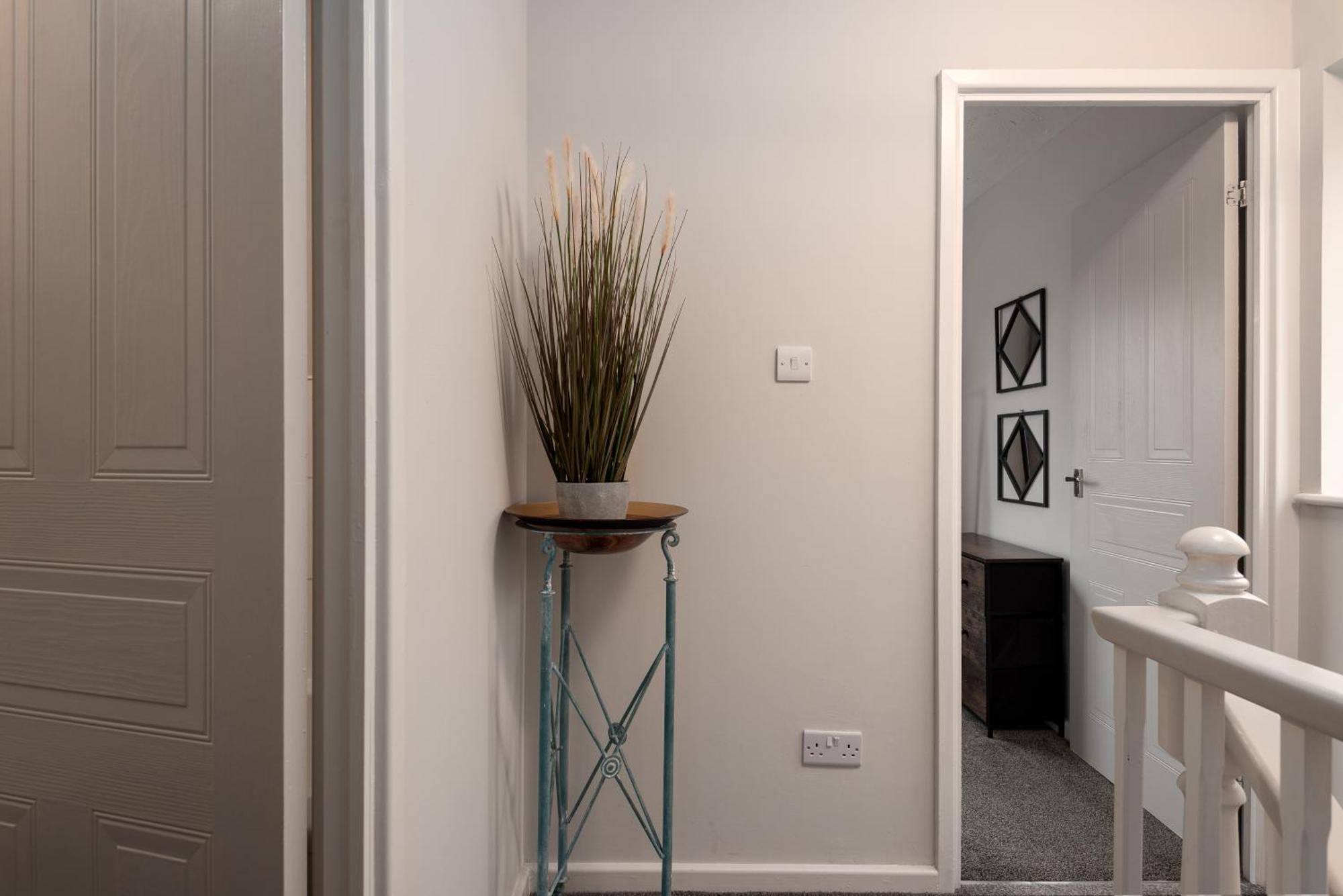Worcester Fabulous Cherry Tree Mews Self Check In Dogs Welcome By Prior Arrangement , 2 Double Bedrooms ,Super Fast Wi-Fi, With Free Off Road Parking For 2 Vehicles Near Royal Hospital And Woodland Walks Εξωτερικό φωτογραφία