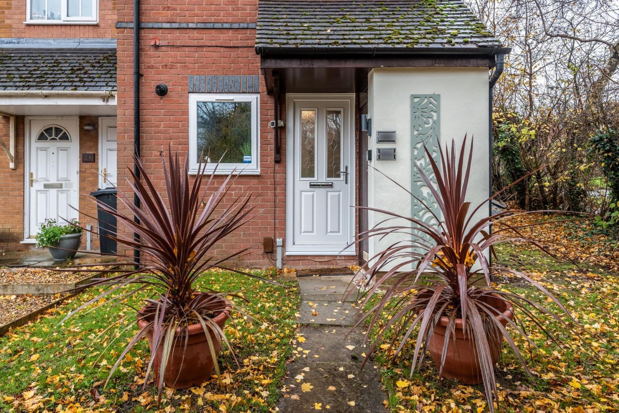 Worcester Fabulous Cherry Tree Mews Self Check In Dogs Welcome By Prior Arrangement , 2 Double Bedrooms ,Super Fast Wi-Fi, With Free Off Road Parking For 2 Vehicles Near Royal Hospital And Woodland Walks Εξωτερικό φωτογραφία